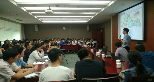 王尚广教授作报告 王尚广教授作报告